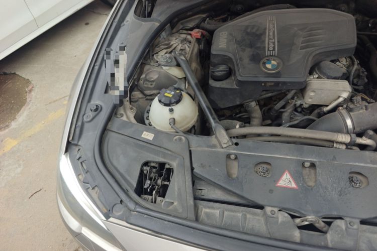 Used BMW 5 Series 2014 520Li Elegant Model Engine Bay Right