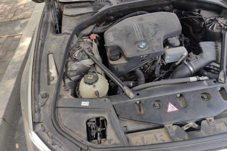 Used BMW 5 Series 2014 520Li Elegant Model Engine Bay Right