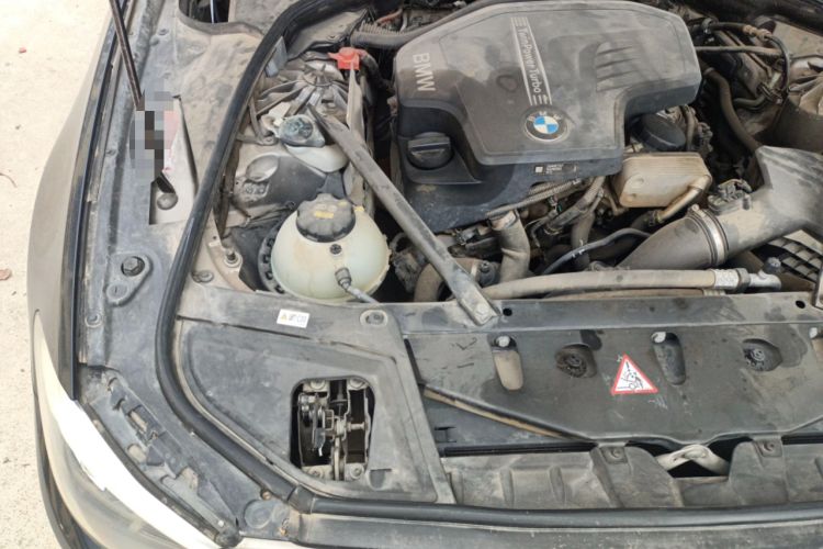 Used BMW 5 Series 2014 520Li Elegant Model Engine Bay Right