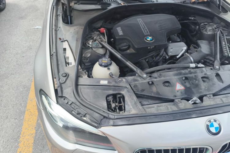 Used BMW 5 Series 2014 525Li Leading Model Engine Bay Right