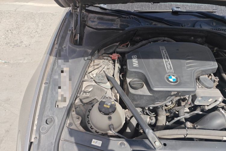 Used BMW 5 Series 2014 525Li Leading Model Engine Bay Right