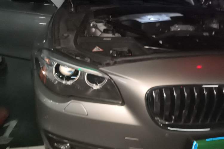 Used BMW 5 Series 2014 525Li Leading Model Engine Bay Right