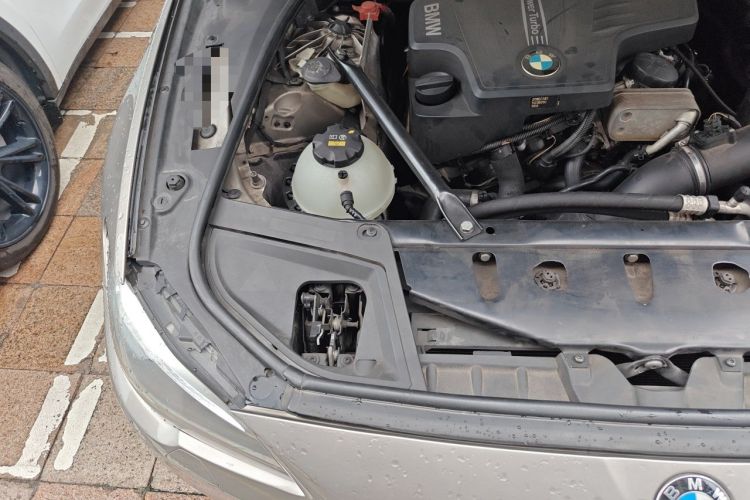 Used BMW 5 Series 2014 528Li Leading Model Engine Bay Right