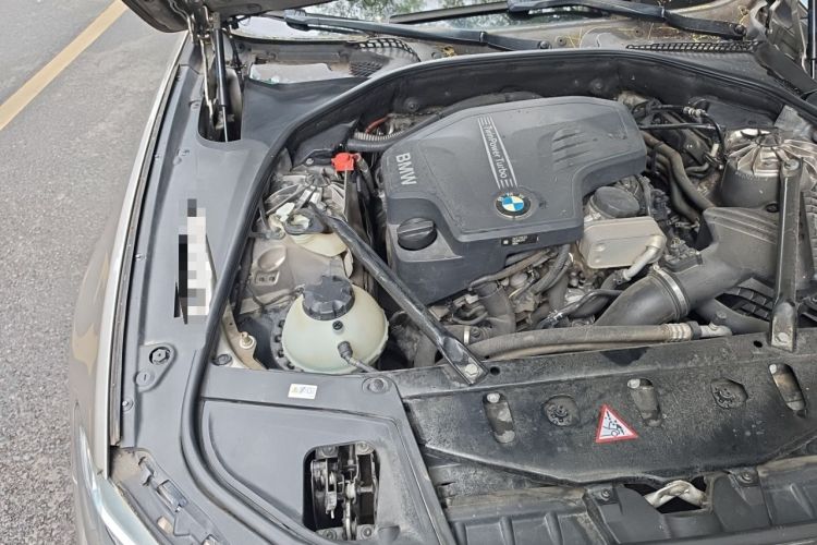 Used BMW 5 Series 2014 525Li Luxury Design Package Engine Bay Right