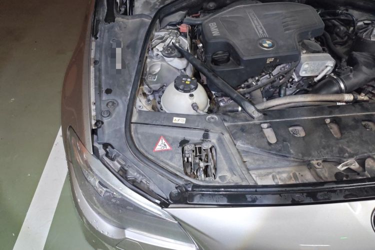 Used BMW 5 Series 2014 525Li Luxury Design Package Engine Bay Right