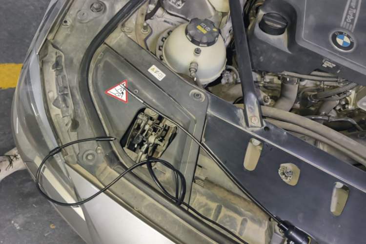 Used BMW 5 Series 2014 525Li Luxury Design Package Engine Bay Right