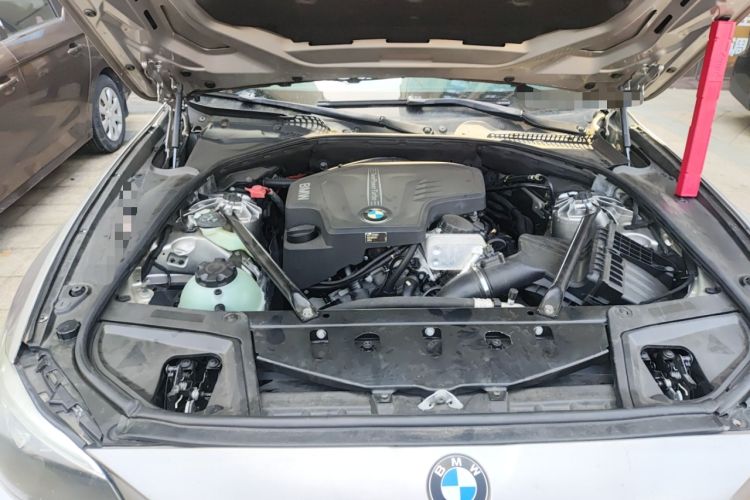 Used BMW 5 Series 2014 525Li Luxury Design Package Engine Bay Right