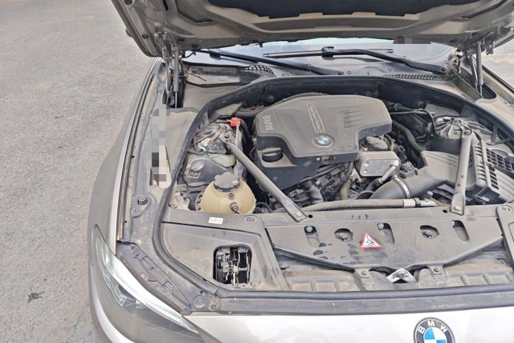 Used BMW 5 Series 2014 520Li Elegant Model Engine Bay Right