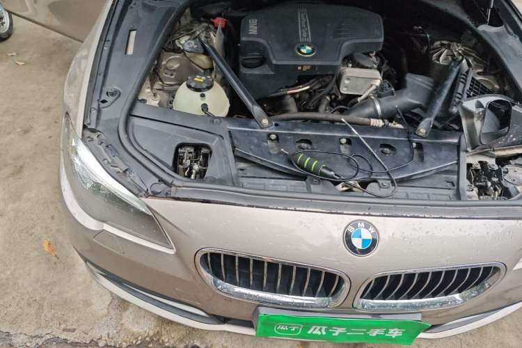 Used BMW 5 Series 2014 525Li Leading Model Engine Bay Right