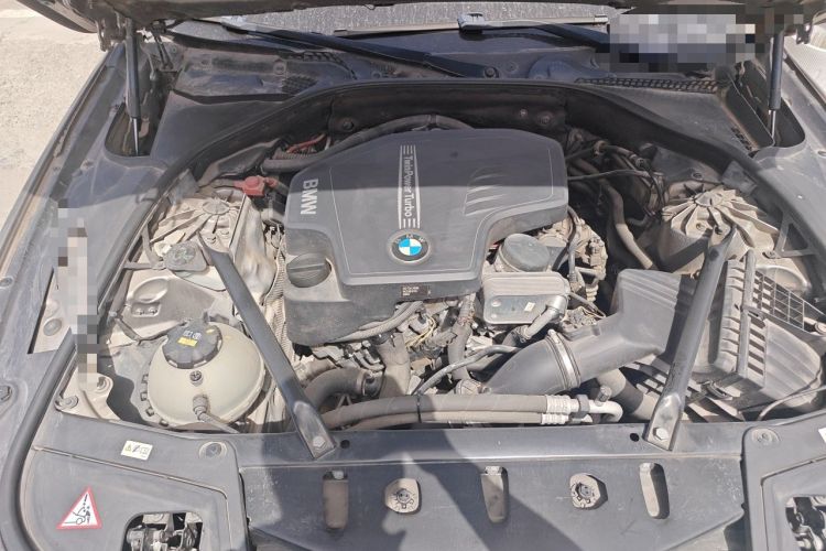 Used BMW 5 Series 2014 525Li Leading Model Engine Bay