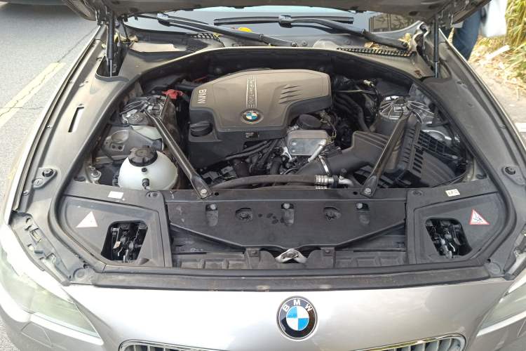 Used BMW 5 Series 2014 525Li Luxury Design Package Engine Bay