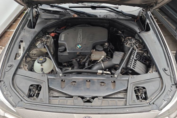 Used BMW 5 Series 2014 528Li Leading Model Engine Bay