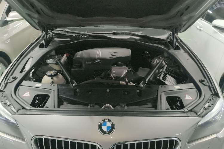 Used BMW 5 Series 2014 520i Elegant Edition Engine Bay