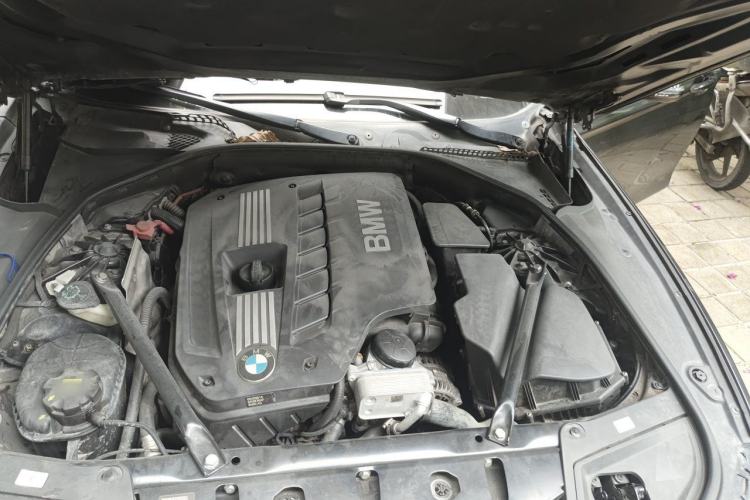 Used BMW 5 Series 2014 535Li Executive Model Style Design Package Engine Bay