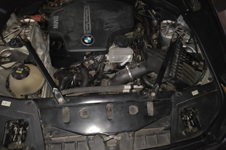 Used BMW 5 Series 2014 525Li Luxury Design Package Engine Bay