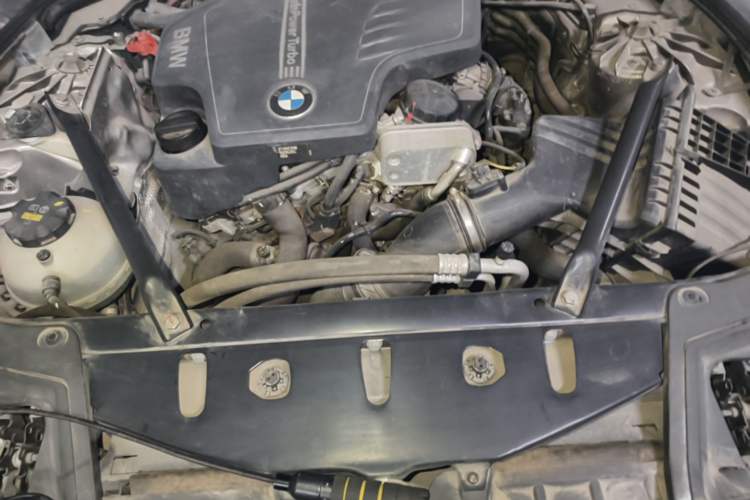 Used BMW 5 Series 2014 525Li Luxury Design Package Engine Bay