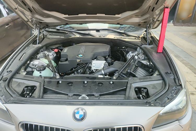 Used BMW 5 Series 2014 525Li Luxury Design Package Engine Bay