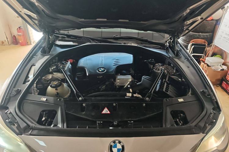 Used BMW 5 Series 2014 520Li Elegant Model Engine Bay