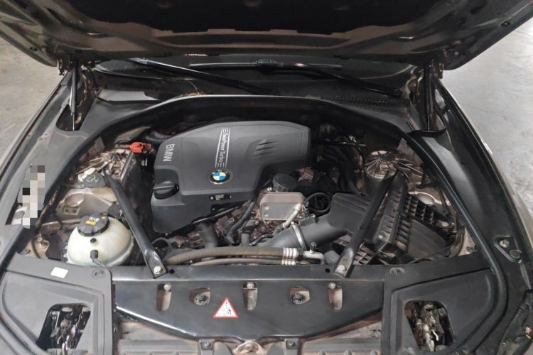 Used BMW 5 Series 2014 525Li Luxury Design Package Engine Bay