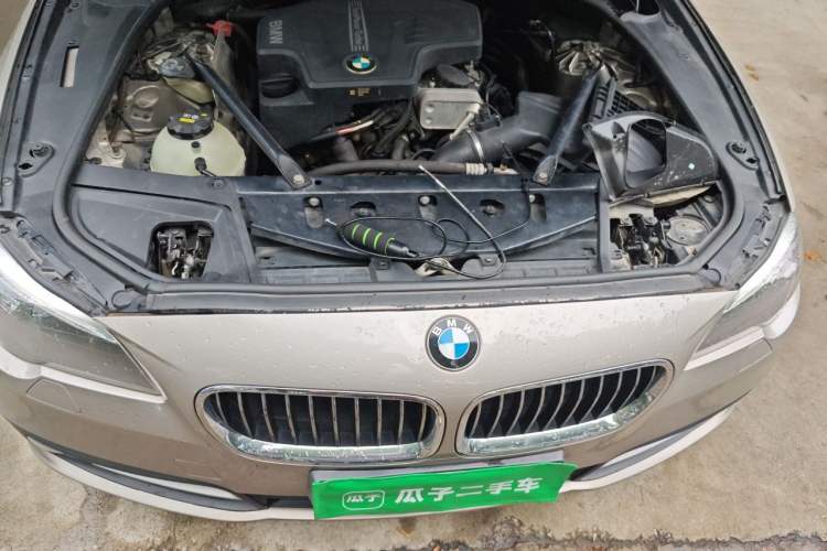 Used BMW 5 Series 2014 525Li Leading Model Engine Bay