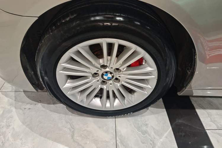 Used BMW 5 Series 2014 525Li Leading Model Exterior 1