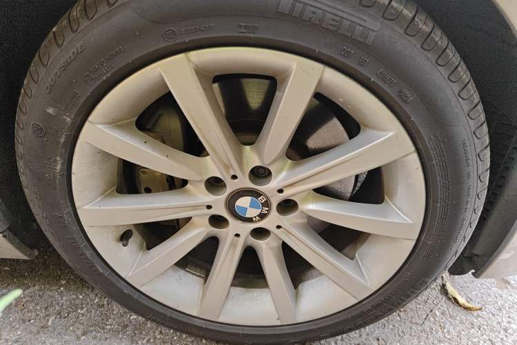 Used BMW 5 Series 2014 535Li Leading Model Exterior 1