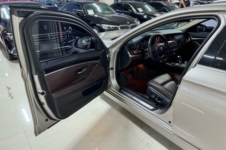 Used BMW 5 Series 2014 525Li Luxury Design Package Exterior 10