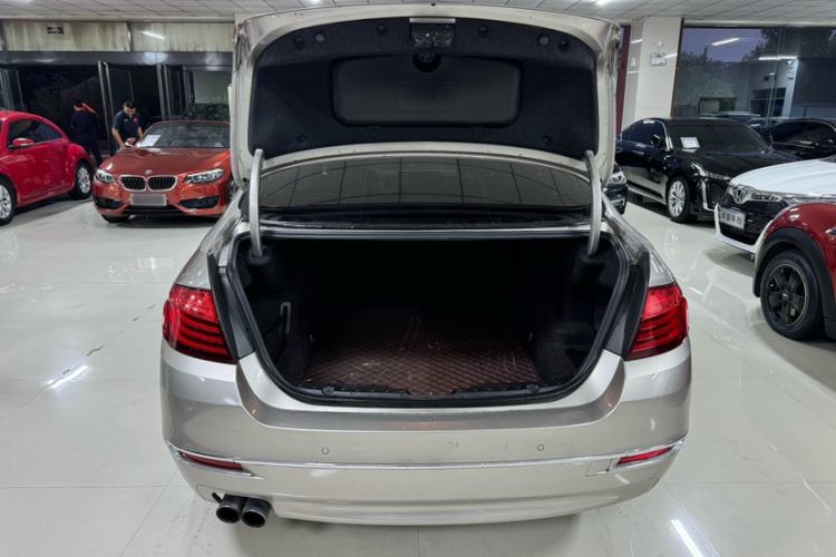 Used BMW 5 Series 2014 525Li Luxury Design Package Exterior 12