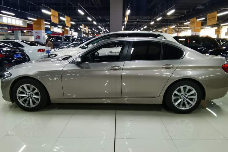 Used BMW 5 Series 2014 520i Elegant Edition Exterior 2