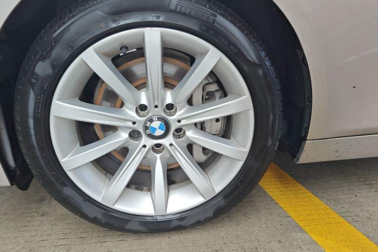 Used BMW 5 Series 2014 535Li Leading Model Exterior 2