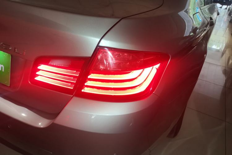 Used BMW 5 Series 2014 525Li Leading Model Exterior 3