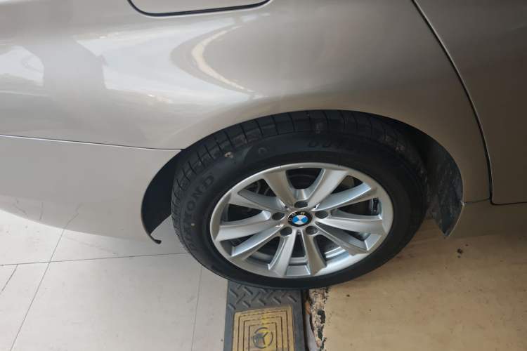 Used BMW 5 Series 2014 520Li Elegant Model Exterior 3