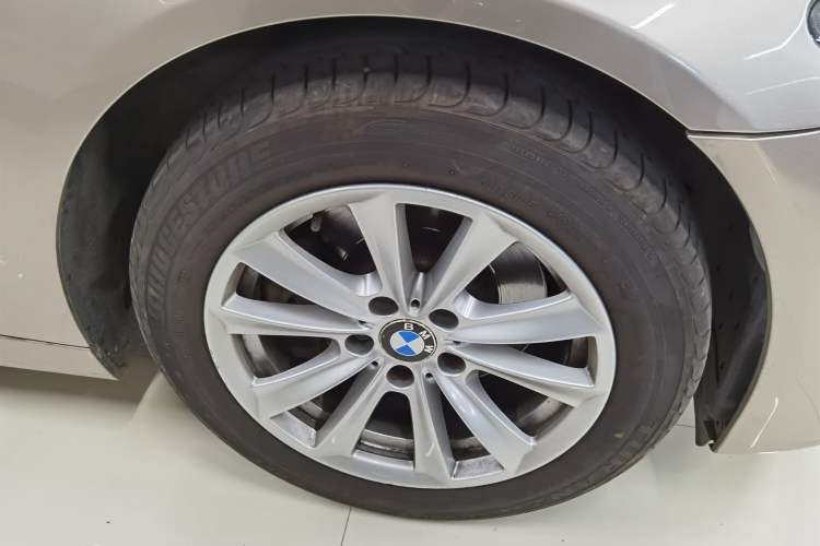 Used BMW 5 Series 2014 520i Elegant Edition Exterior 4