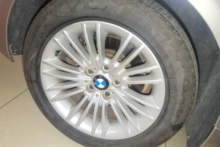 Used BMW 5 Series 2014 525Li Leading Model Exterior 5