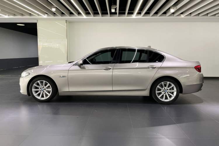 Used BMW 5 Series 2014 535Li Leading Model Exterior 6