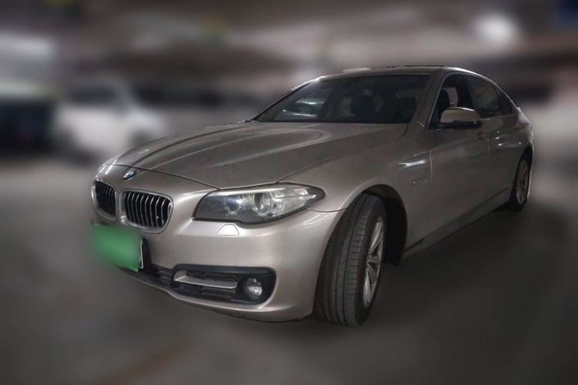 Used BMW 5 Series 2014 520Li Elegant Model Front Left 45 Deg