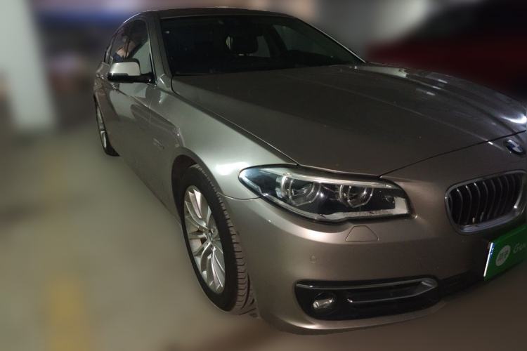 Used BMW 5 Series 2014 525Li Luxury Design Package Front Right 45 Deg