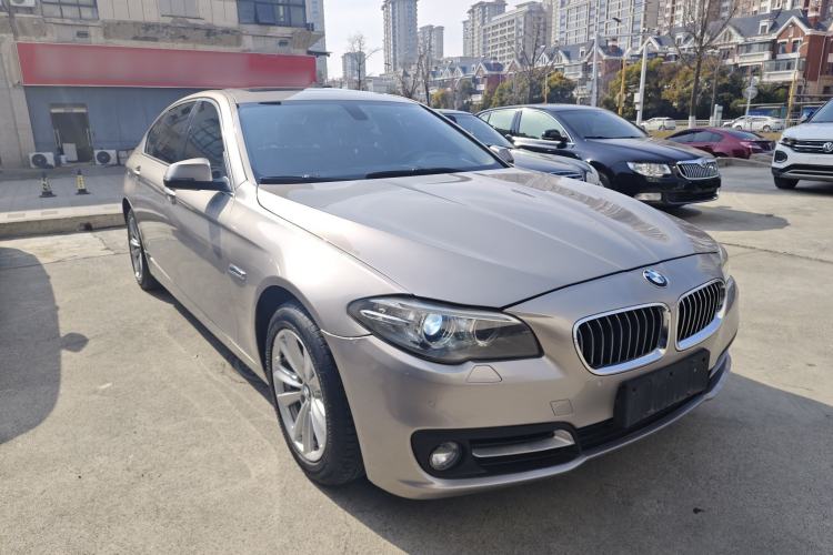 Used BMW 5 Series 2014 520Li Elegant Model Front Right 45 Deg