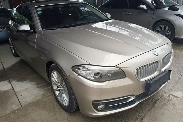 Used BMW 5 Series 2014 525Li Luxury Design Package Front Right 45 Deg