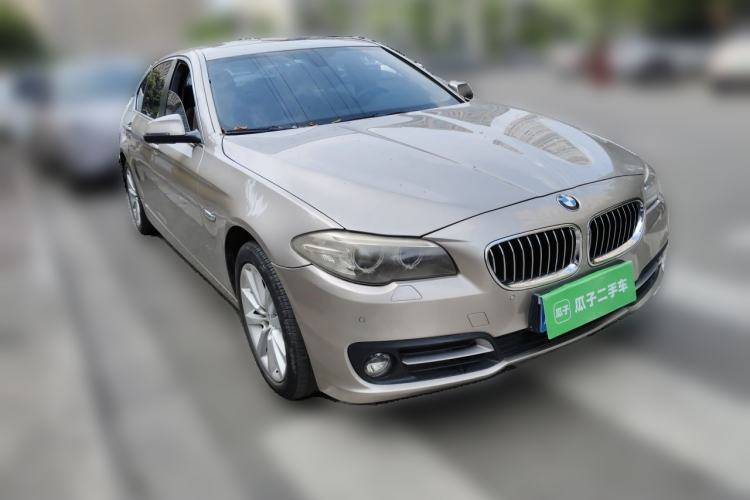 Used BMW 5 Series 2014 528Li Leading Model Front Right 45 Deg