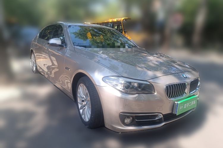 Used BMW 5 Series 2014 525Li Luxury Design Package Front Right 45 Deg