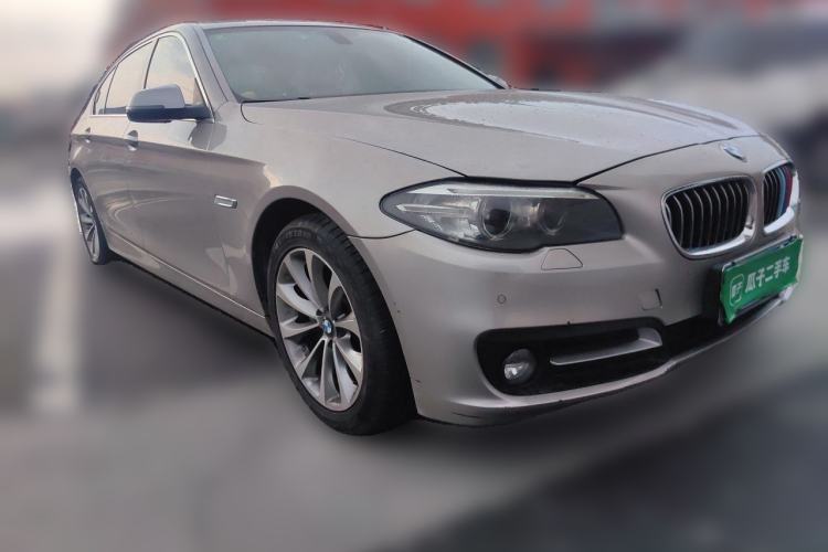 Used BMW 5 Series 2014 528Li Leading Model Front Right 45 Deg
