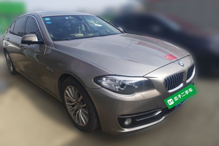 Used BMW 5 Series 2014 525Li Luxury Design Package Front Right 45 Deg