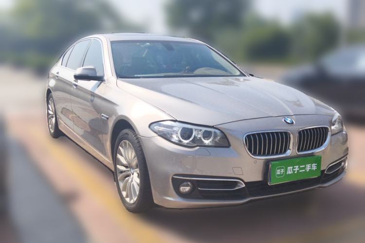 Used BMW 5 Series 2014 528Li xDrive Luxury Design Package Front Right 45 Deg