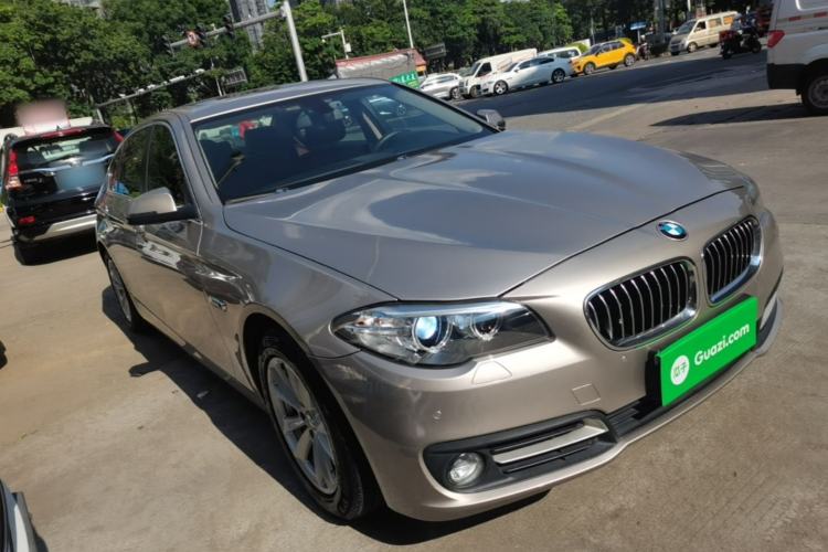 Used BMW 5 Series 2014 520Li Elegant Model Front Right 45 Deg