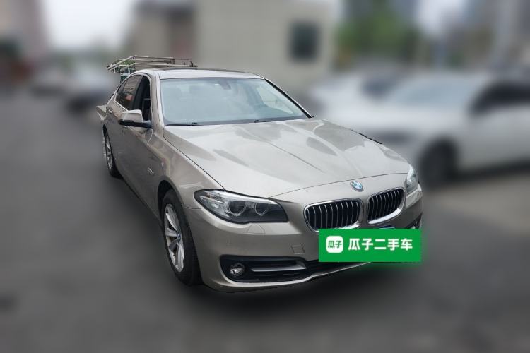 Used BMW 5 Series 2014 520Li Elegant Model Front Right 45 Deg