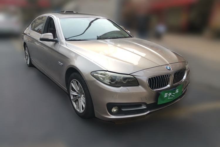 Used BMW 5 Series 2014 520Li Elegant Model Front Right 45 Deg