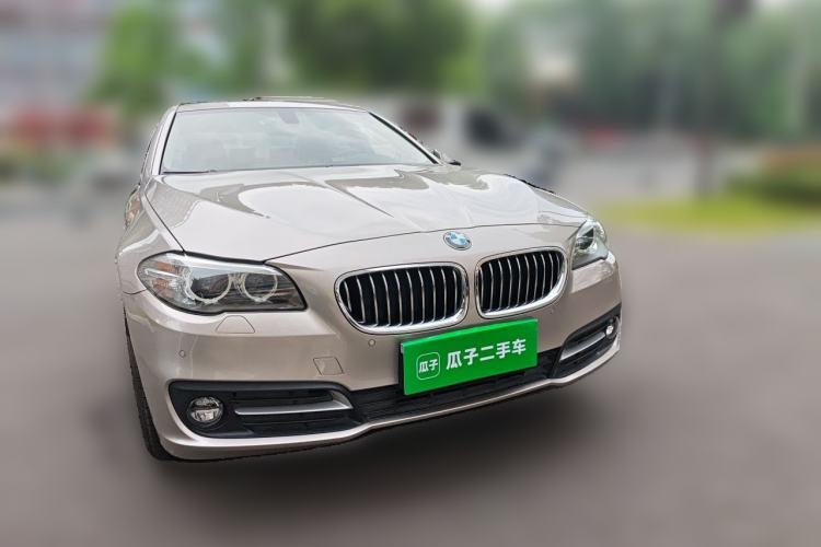 Used BMW 5 Series 2014 520Li Elegant Model Front Right 45 Deg