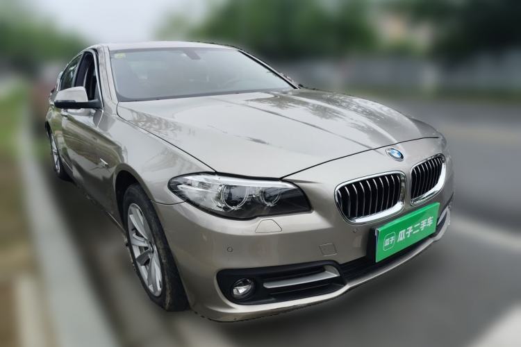 Used BMW 5 Series 2014 520Li Elegant Model Front Right 45 Deg