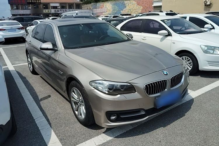 Used BMW 5 Series 2014 520Li Elegant Model Front Right 45 Deg